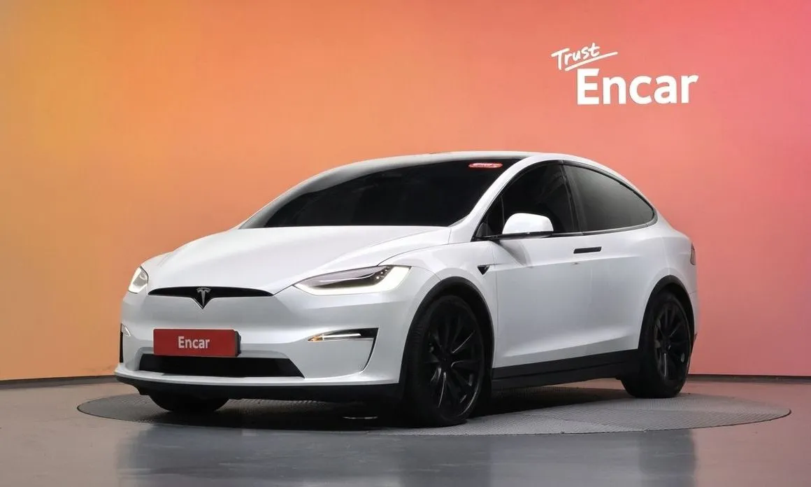 Tesla Model X — фото 1