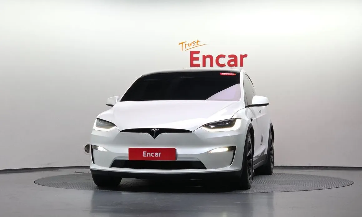 Tesla Model X — фото 9