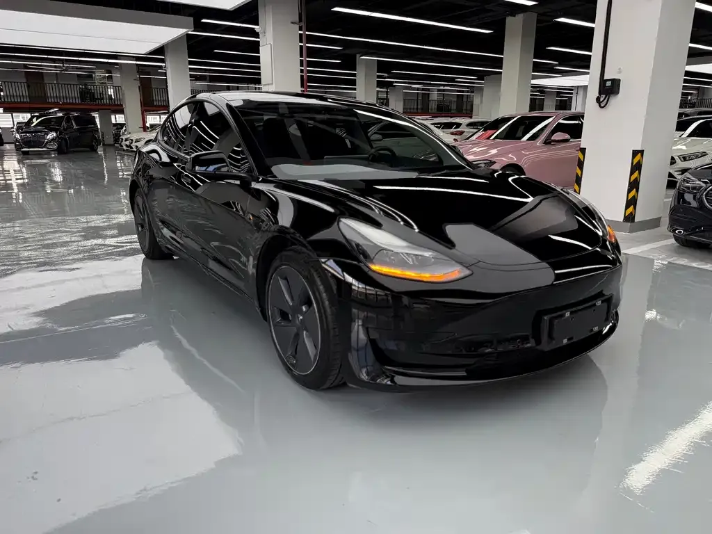 Tesla Model 3 — фото 9