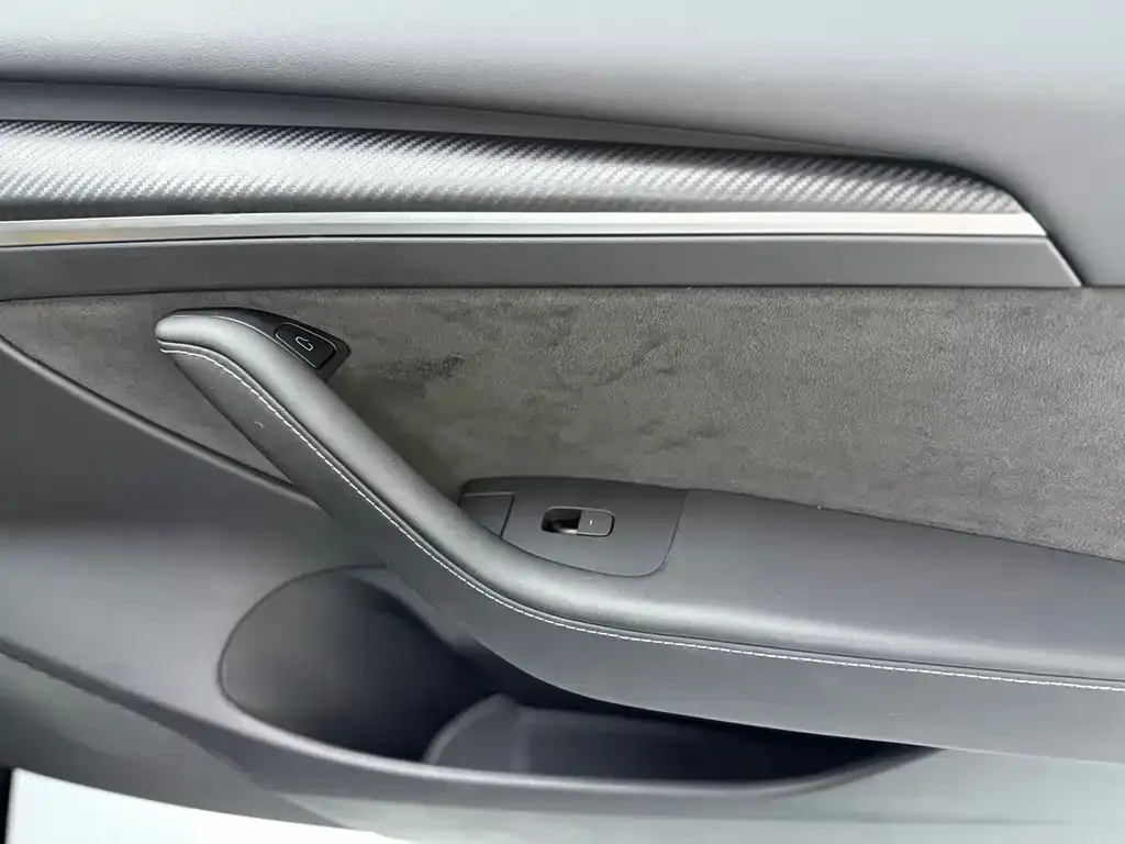 Tesla Model 3 — фото 4