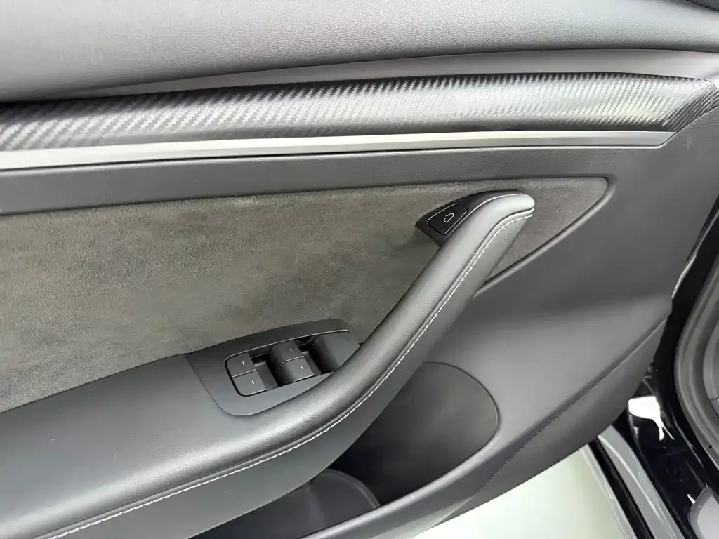 Tesla Model 3 — фото 5