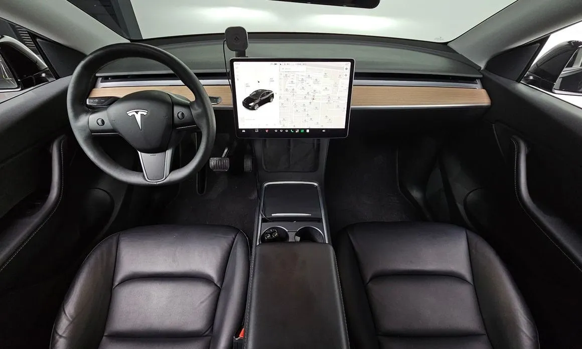Tesla Model Y — фото 3
