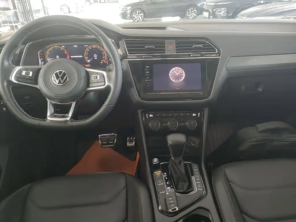 Volkswagen Tiguan L — фото 3