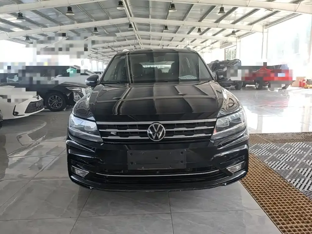 Volkswagen Tiguan L — фото 6
