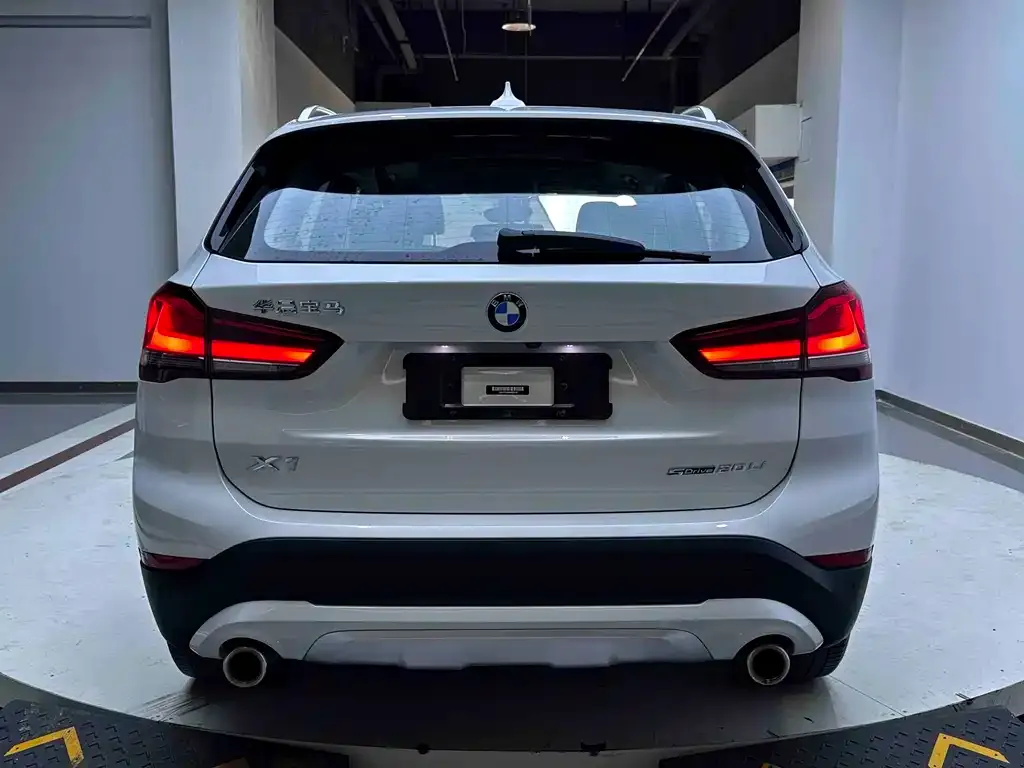 BMW X1 — фото 3