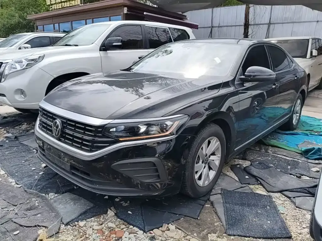 Volkswagen Passat — фото 1