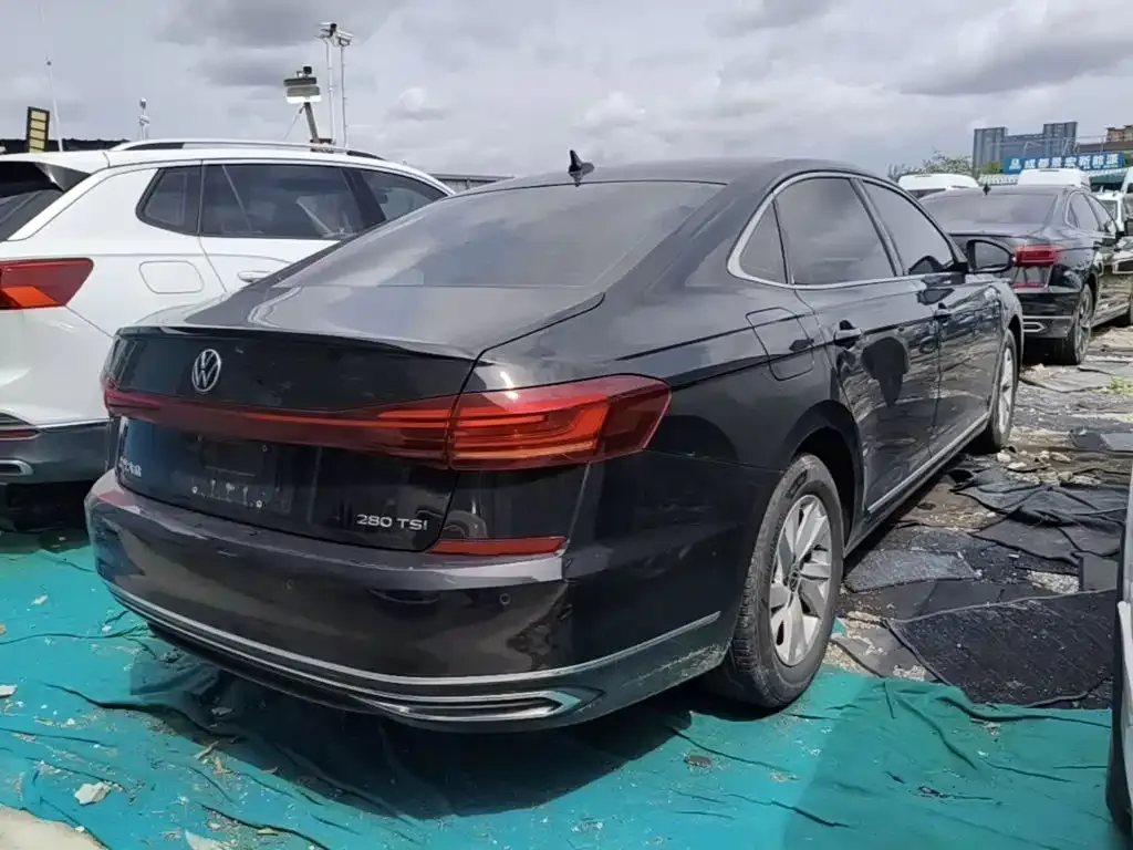 Volkswagen Passat — фото 5