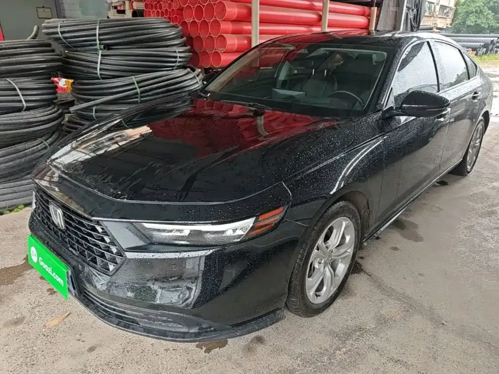 Honda Accord — фото 1