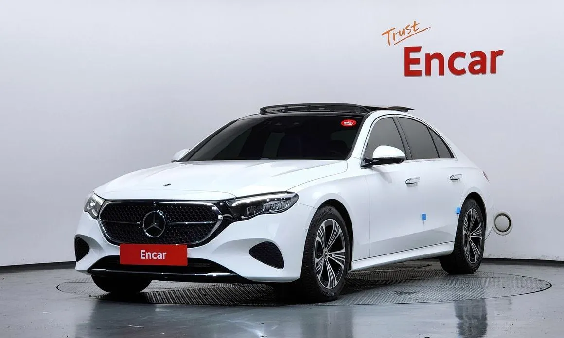 Mercedes-Benz E-Class — фото 1