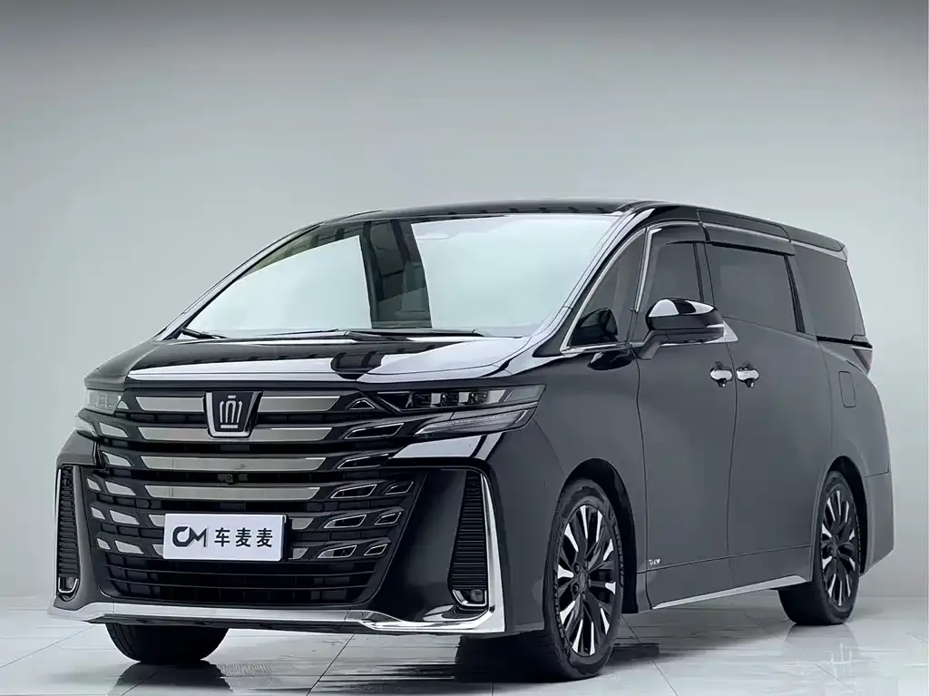 Toyota Vellfire — фото 1
