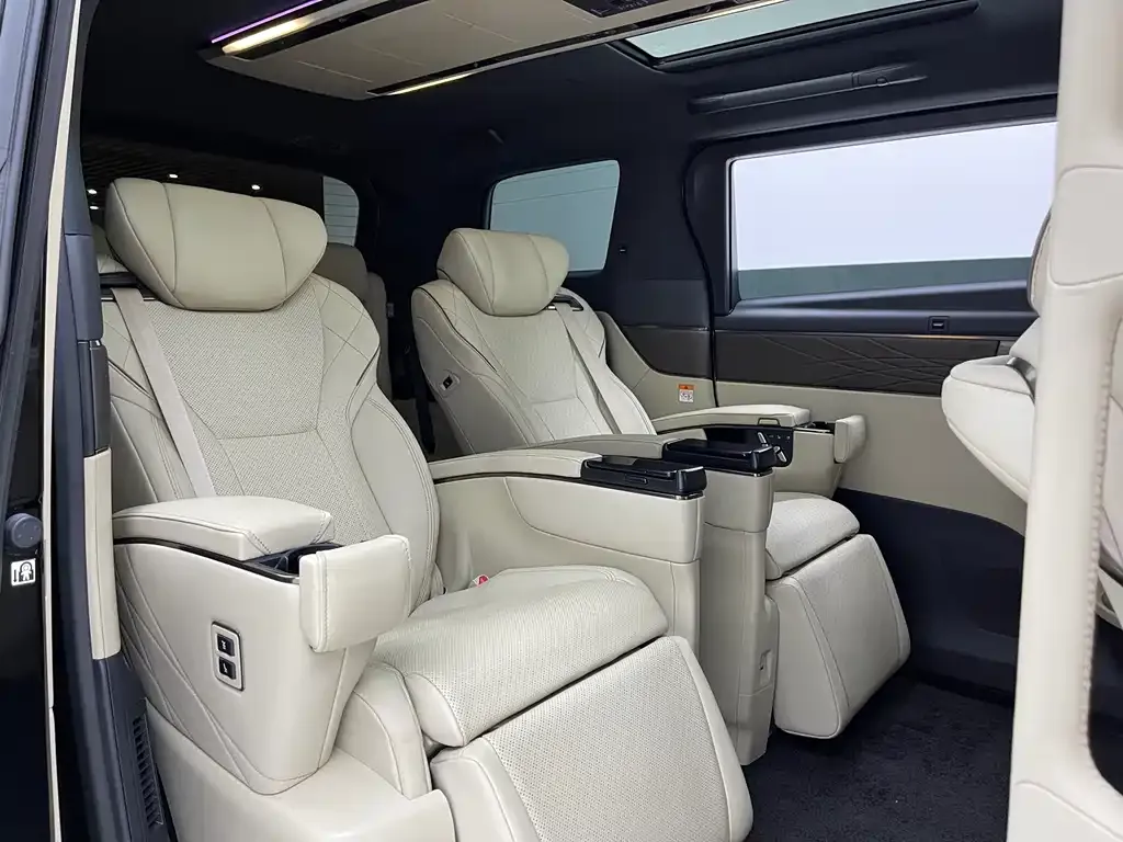 Toyota Vellfire — фото 9