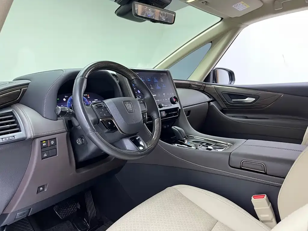 Toyota Vellfire — фото 8