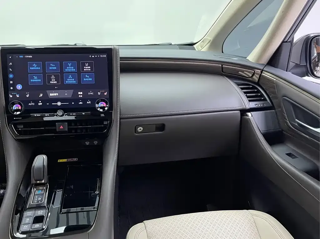 Toyota Vellfire — фото 7