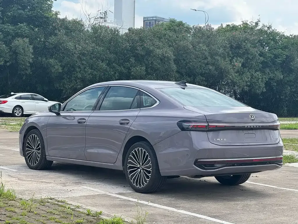 Volkswagen Passat — фото 3