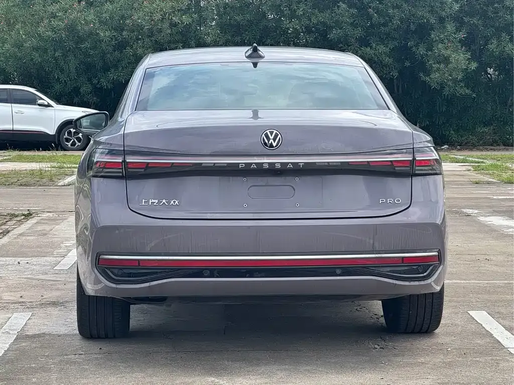 Volkswagen Passat — фото 4