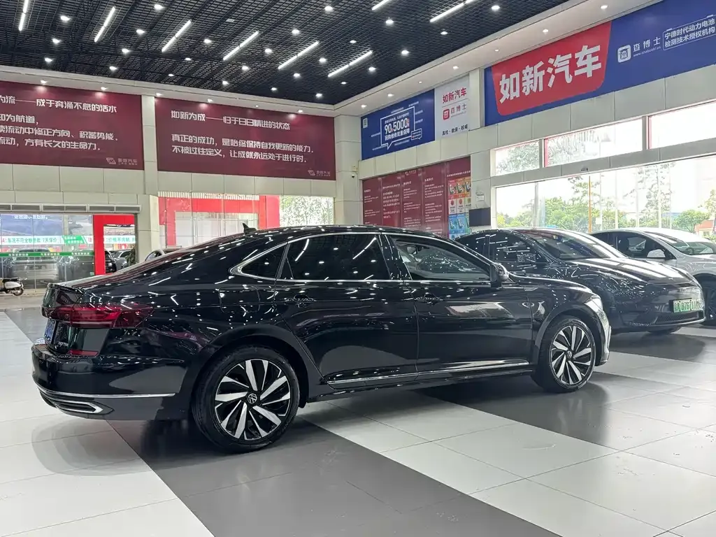 Volkswagen Passat — фото 8