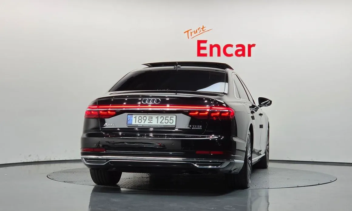 Audi A8 — фото 6