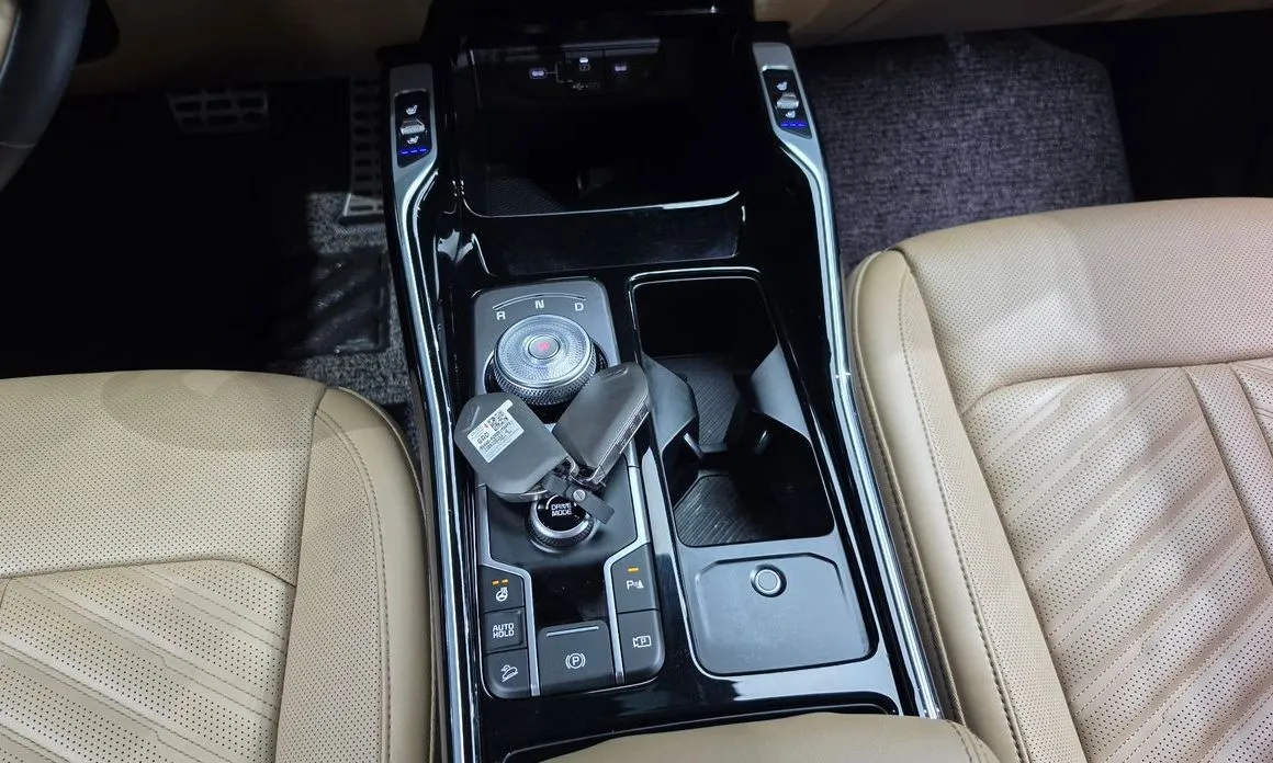 Kia Sorento — фото 8
