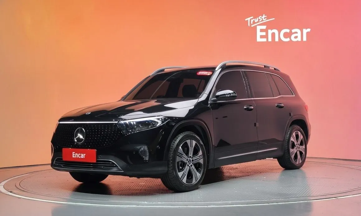 Mercedes-Benz EQB — фото 1