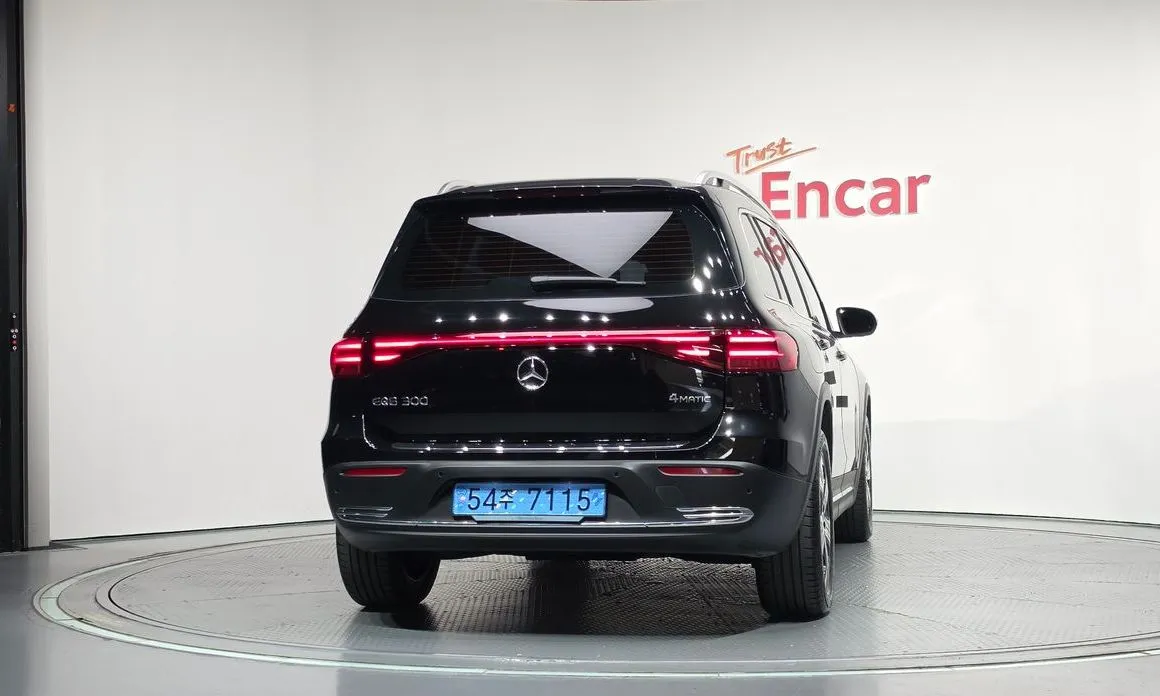 Mercedes-Benz EQB — фото 2
