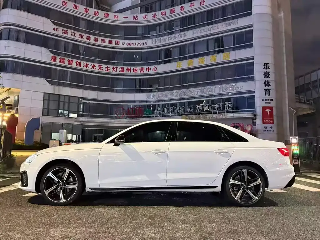 Audi A4L — фото 5