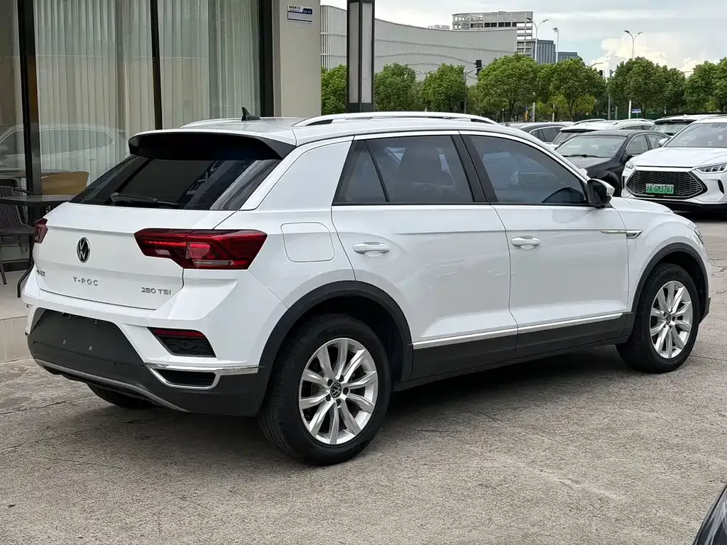Volkswagen T-Roc — фото 4
