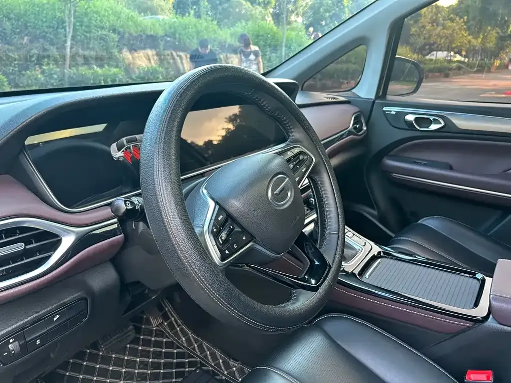 GAC Motor Trumpchi M6 — фото 10