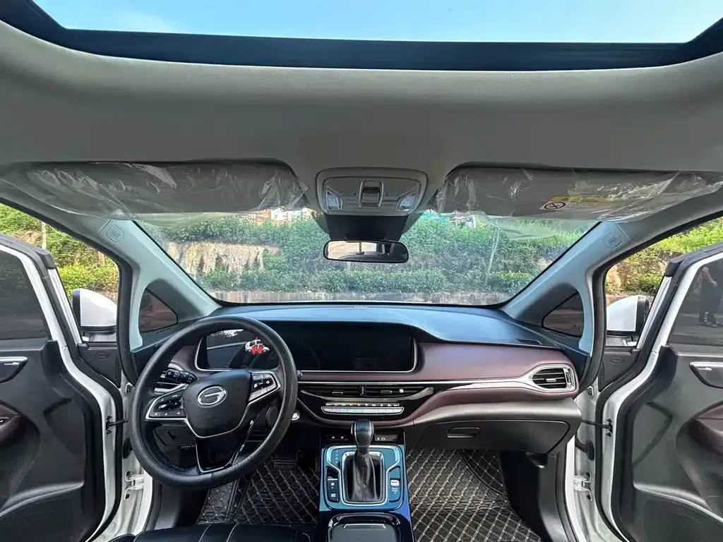 GAC Motor Trumpchi M6 — фото 9