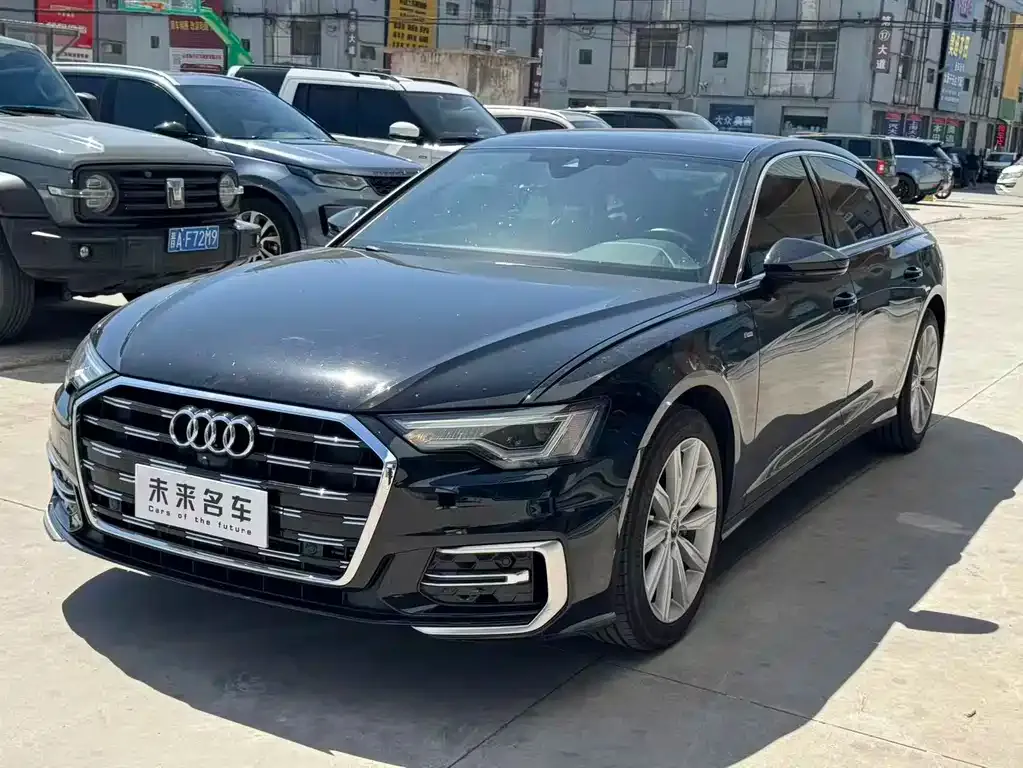 Audi A6L — фото 1