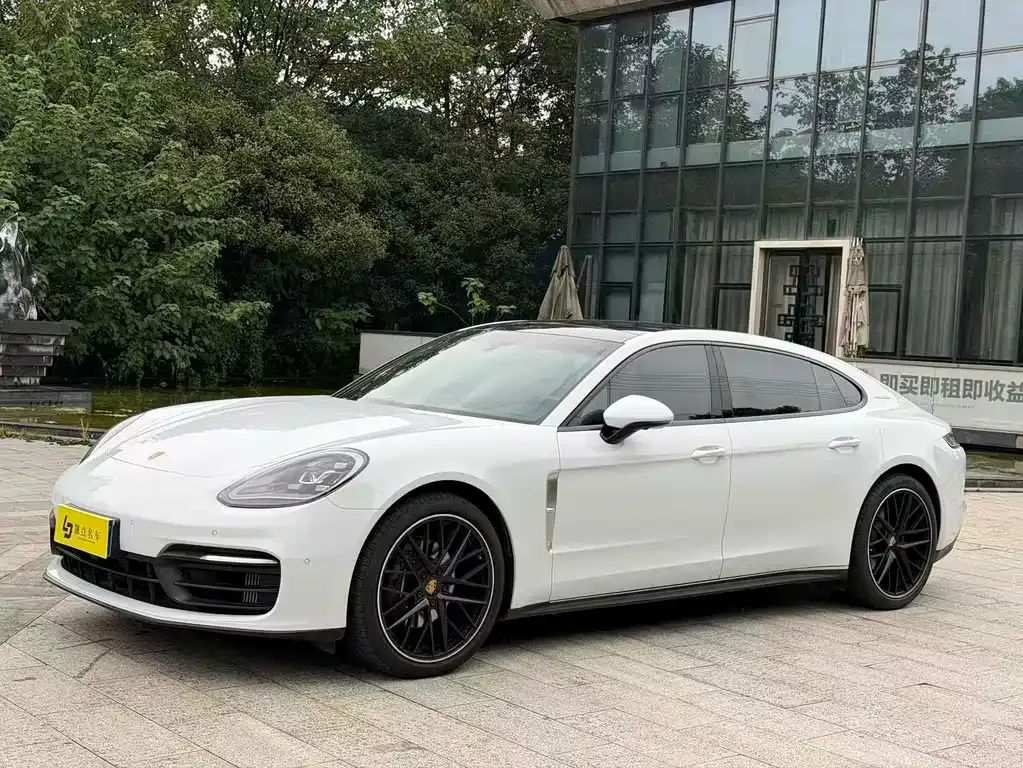 Porsche Panamera — фото 1