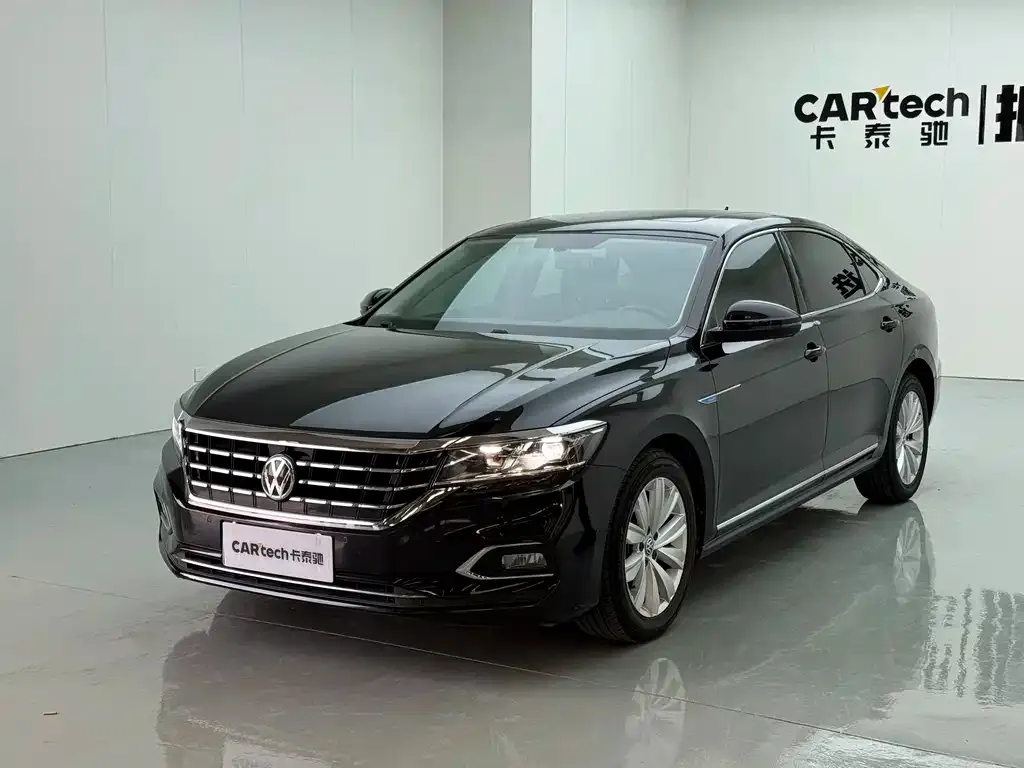 Volkswagen Passat — фото 1