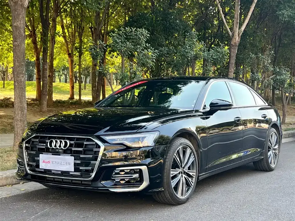 Audi A6L — фото 1