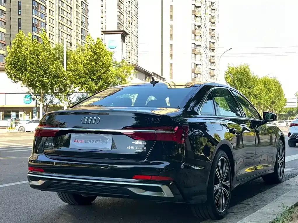 Audi A6L — фото 9