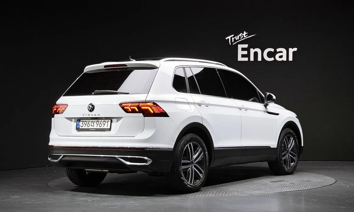 Volkswagen Tiguan — фото 8