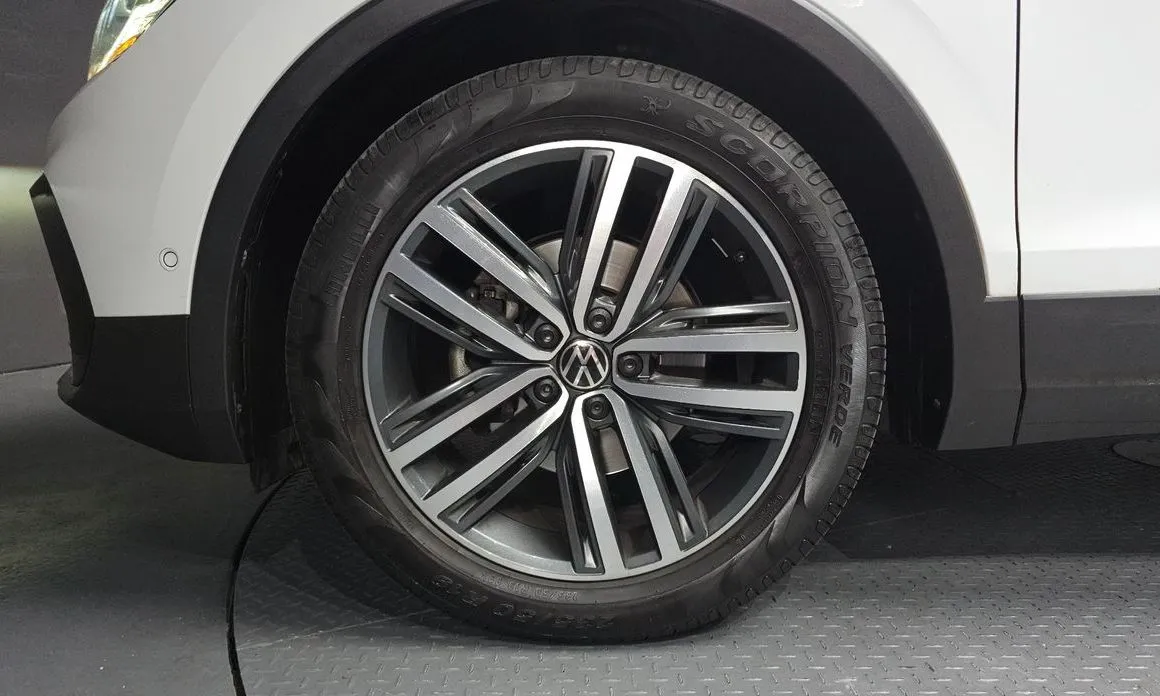 Volkswagen Tiguan — фото 6