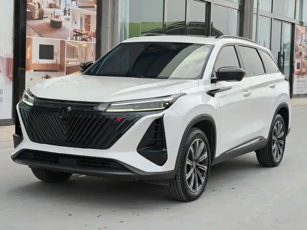 Changan CS75 PLUS — фото 1