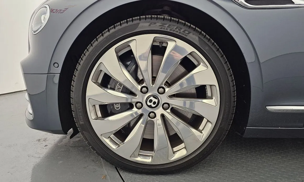 Bentley Flying Spur — фото 4