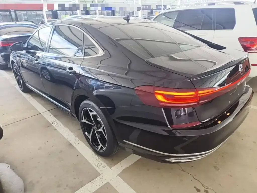 Volkswagen Passat — фото 4
