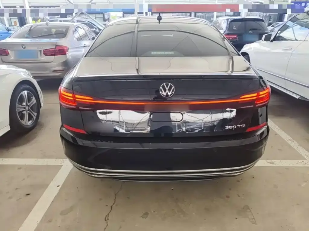 Volkswagen Passat — фото 10