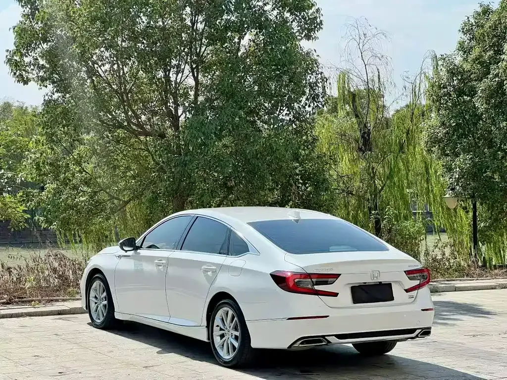 Honda Accord — фото 6