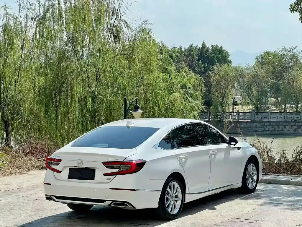 Honda Accord — фото 5