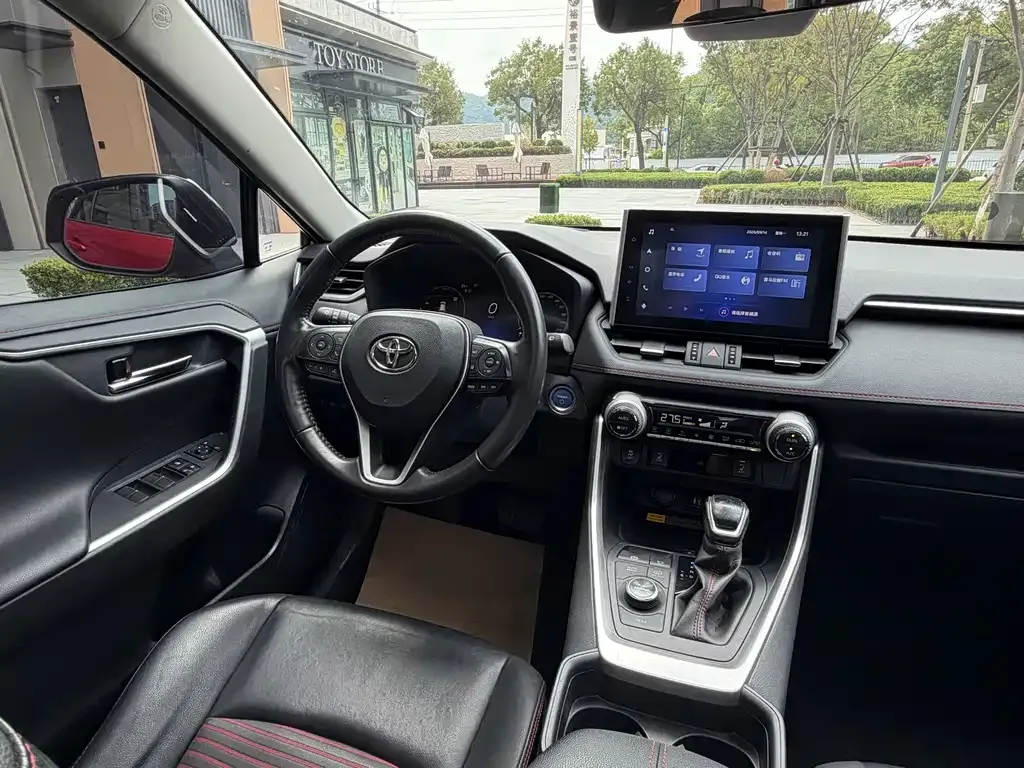 Toyota RAV4 Prime — фото 8