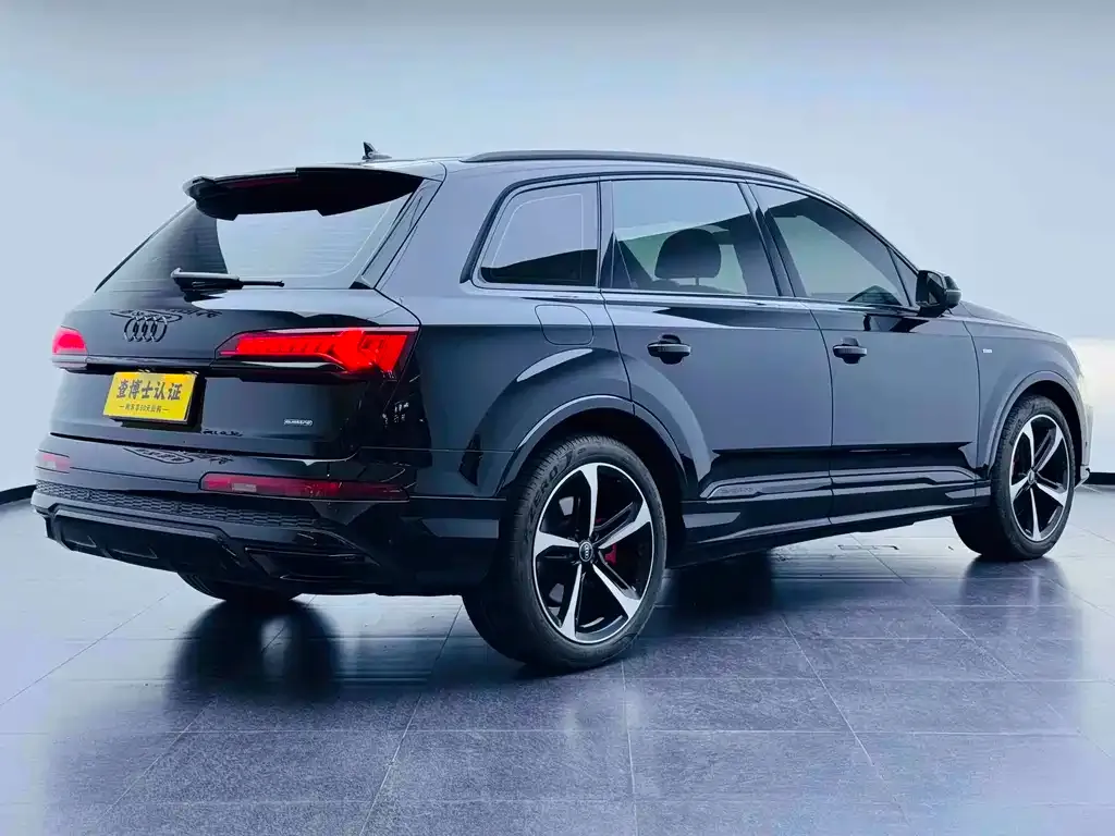 Audi Q7 — фото 6