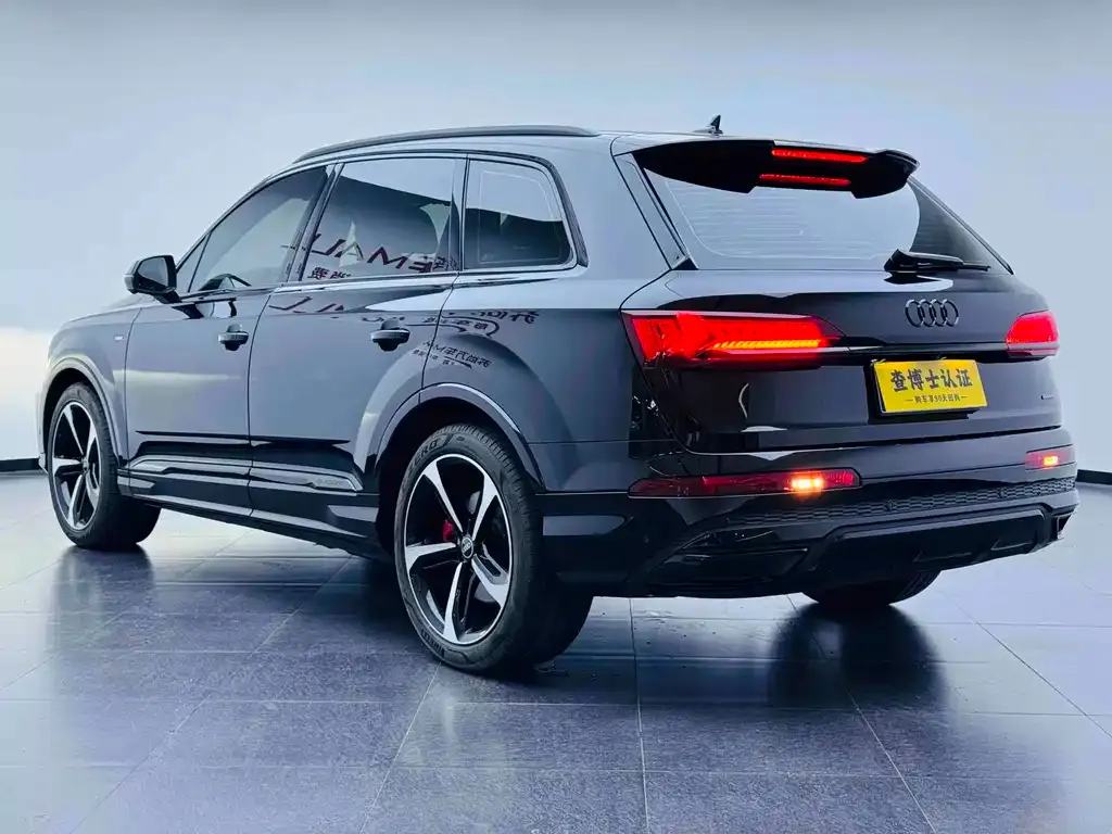 Audi Q7 — фото 8