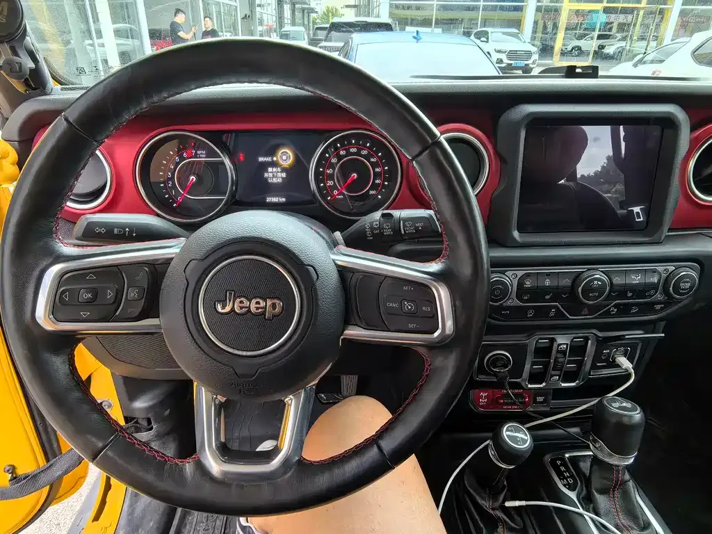 Jeep Wrangler — фото 9
