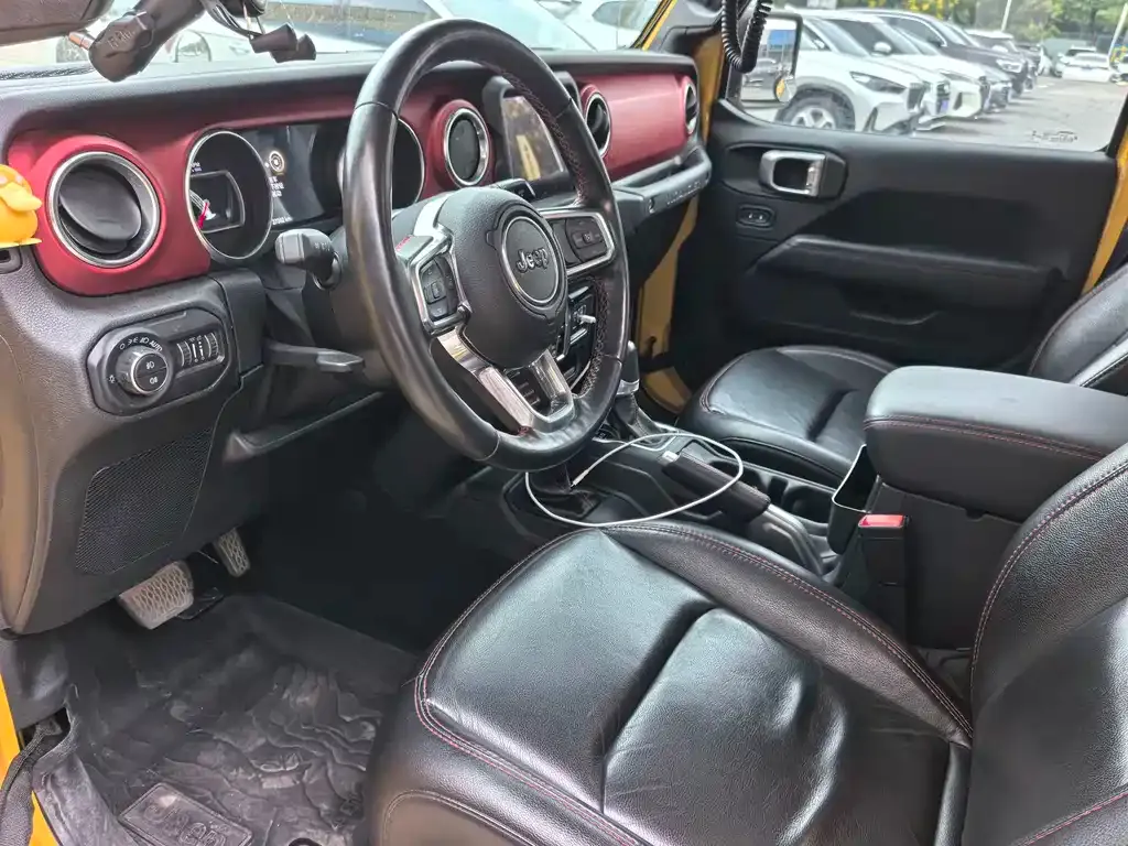 Jeep Wrangler — фото 5