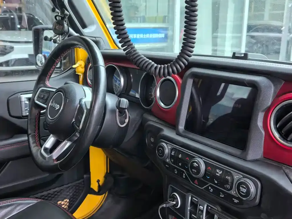 Jeep Wrangler — фото 4