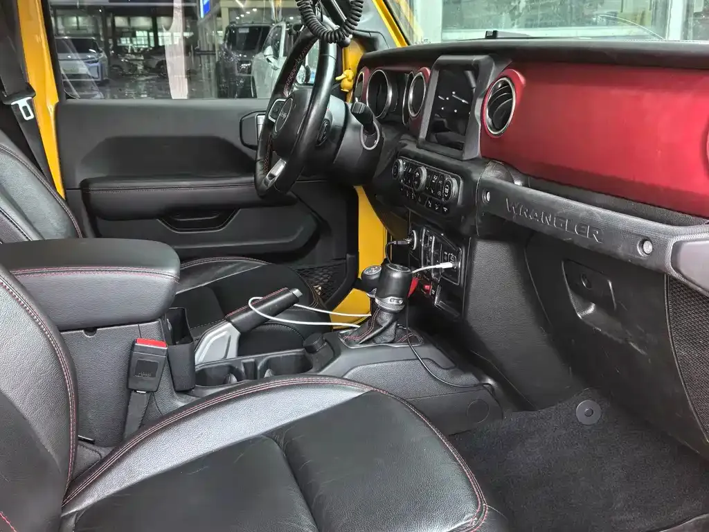 Jeep Wrangler — фото 6