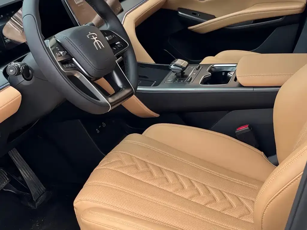 BYD L DM-i — фото 2