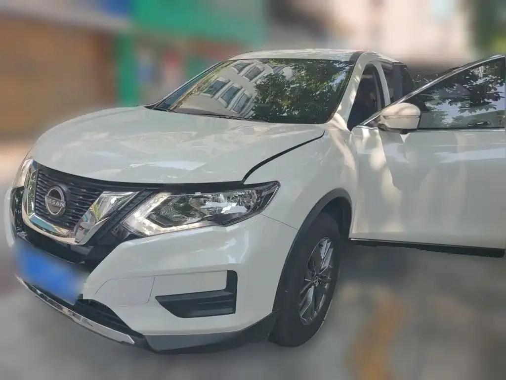 Nissan X-Trail — фото 1